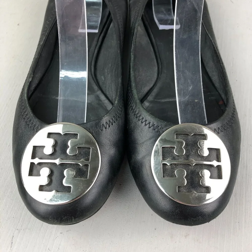 Tory Burch Women's Size 9** Reva Black Leather Closed Toe Medallion Flats FAIR